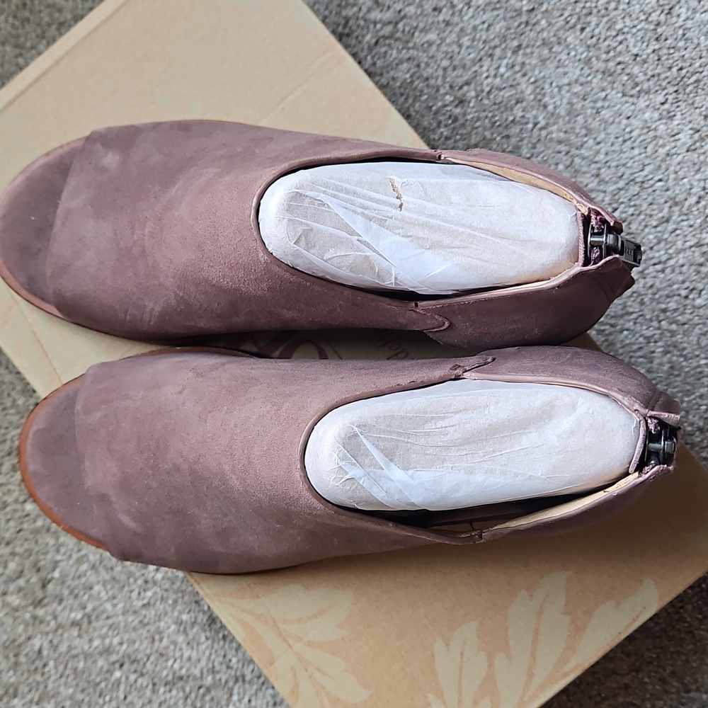 NIB Sofft Carleigh Peep Toe Bootie - Picture 8 of 10